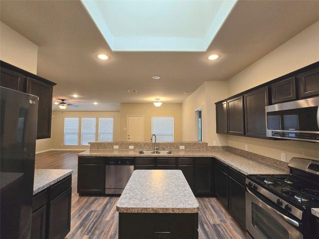 12525 Canyon Hill Drive, Willis, TX 77318