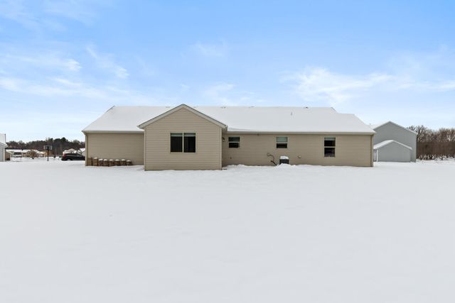 2914 Fawn Cove Avenue, Middleville, MI 49333