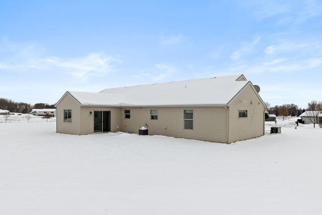 2914 Fawn Cove Avenue, Middleville, MI 49333