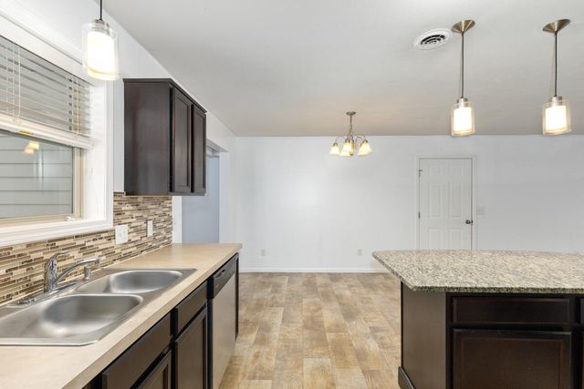 2914 Fawn Cove Avenue, Middleville, MI 49333