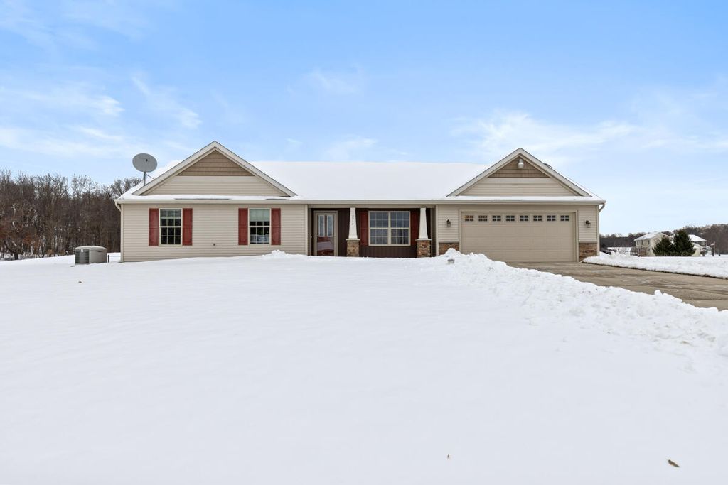 2914 Fawn Cove Avenue, Middleville, MI 49333