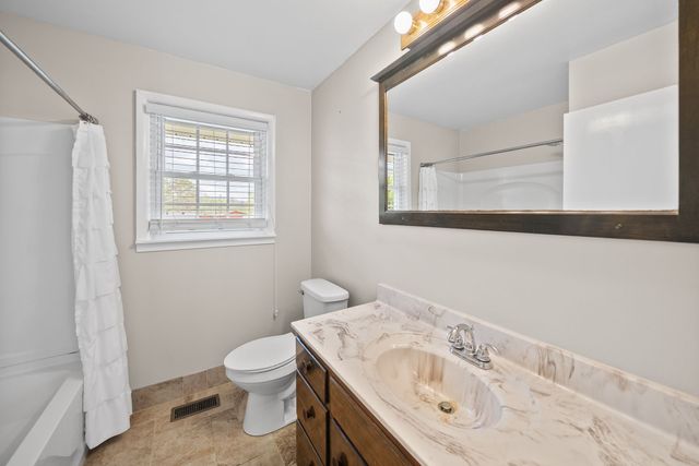 80 Church St, Tennessee Ridge, TN 37178