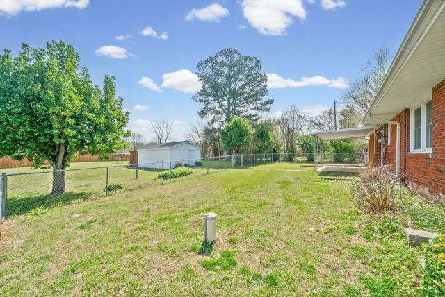 80 Church St, Tennessee Ridge, TN 37178