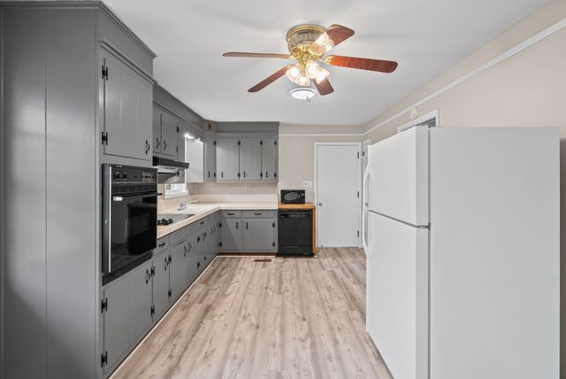 80 Church St, Tennessee Ridge, TN 37178