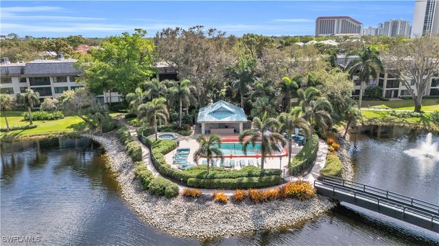 5964 Pelican Bay BLVD 415, Naples, FL 34108