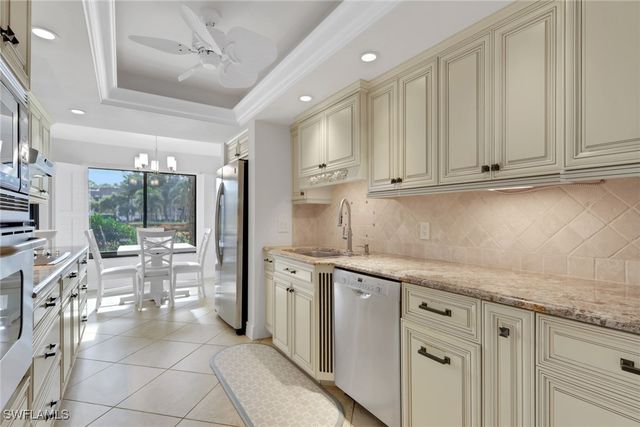 5964 Pelican Bay BLVD 415, Naples, FL 34108