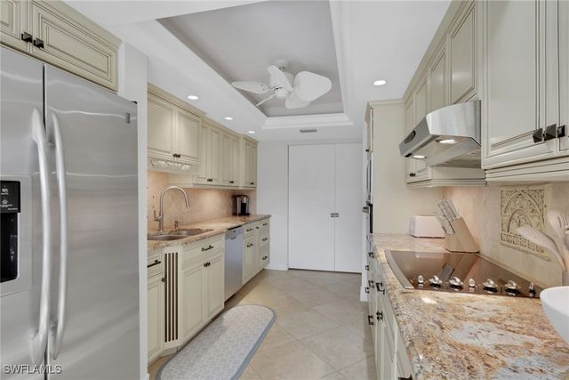 5964 Pelican Bay BLVD 415, Naples, FL 34108