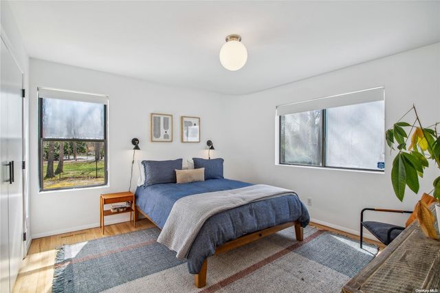 8 Deer Path, Quogue, NY 11959