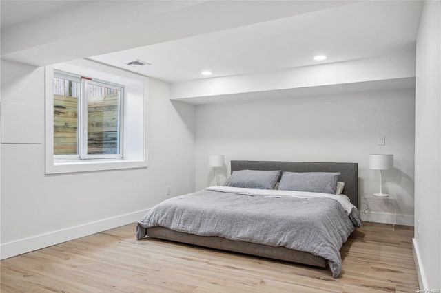 8 Deer Path, Quogue, NY 11959