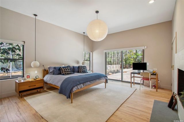 8 Deer Path, Quogue, NY 11959