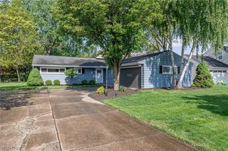 2666 W Asplin Drive, Rocky River, OH 44116
