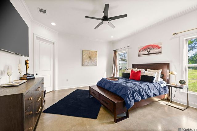 38059 Osten Beard Rd, Gonzales, LA 70725