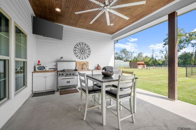 38059 Osten Beard Rd, Gonzales, LA 70725