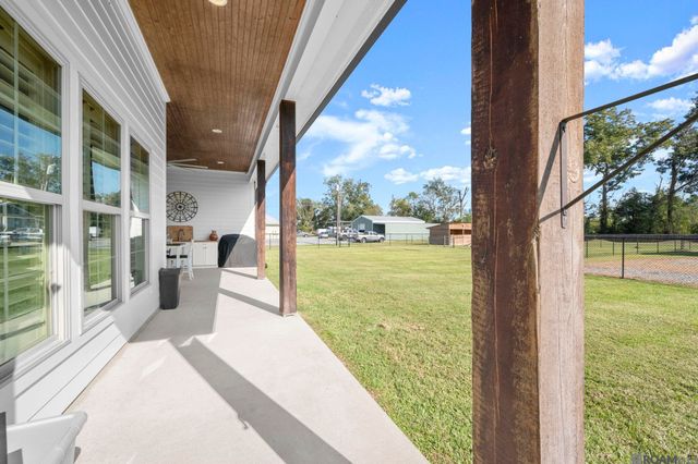 38059 Osten Beard Rd, Gonzales, LA 70725