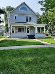 1024 3rd Avenue S, Fargo, ND 58103