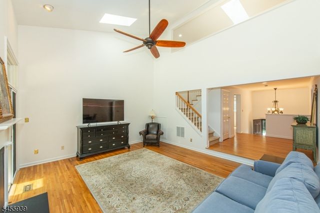 31 Lockley Ct, Mountain Lakes Boro, NJ 07046