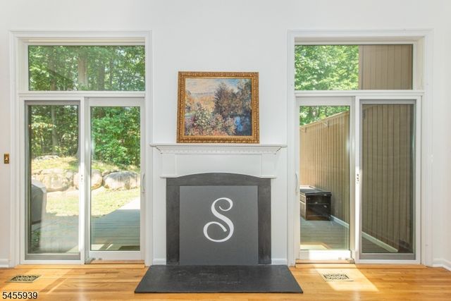 31 Lockley Ct, Mountain Lakes Boro, NJ 07046