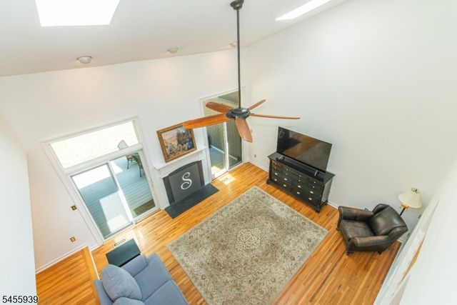 31 Lockley Ct, Mountain Lakes Boro, NJ 07046