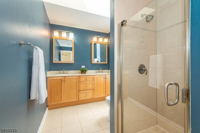 31 Lockley Ct, Mountain Lakes Boro, NJ 07046