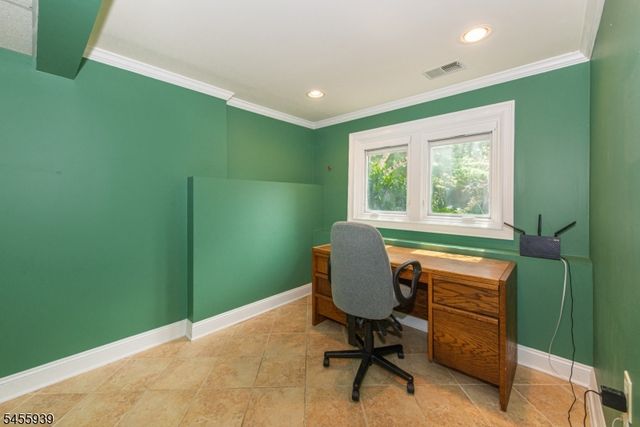 31 Lockley Ct, Mountain Lakes Boro, NJ 07046