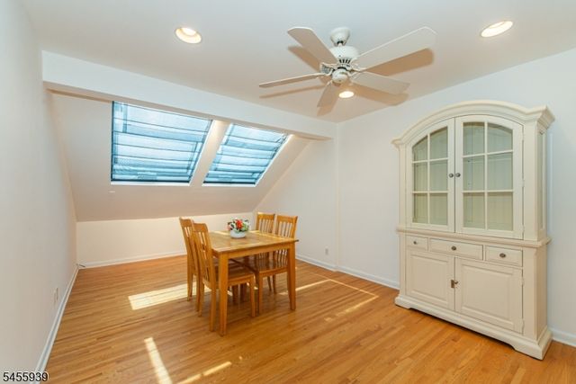 31 Lockley Ct, Mountain Lakes Boro, NJ 07046