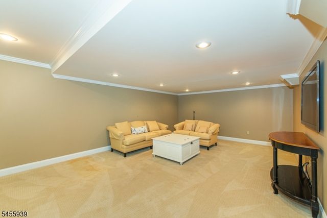 31 Lockley Ct, Mountain Lakes Boro, NJ 07046
