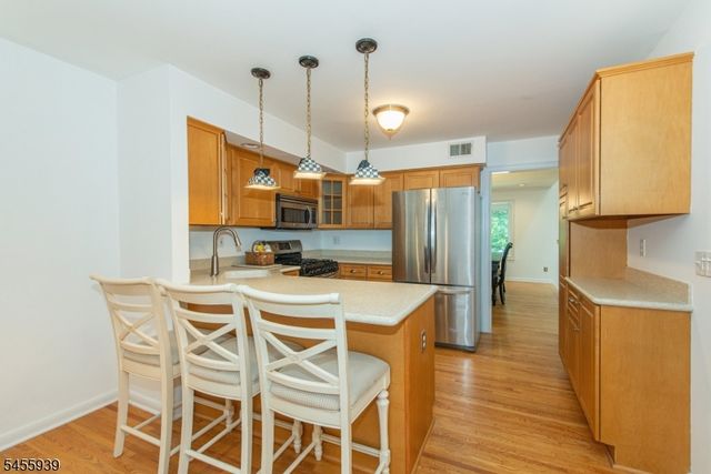 31 Lockley Ct, Mountain Lakes Boro, NJ 07046