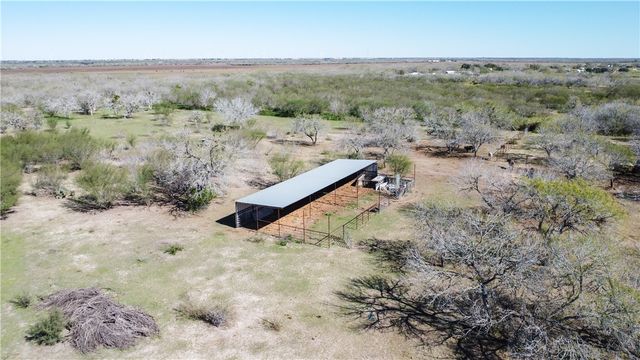 23250 CR 1038, Mathis, TX 78368