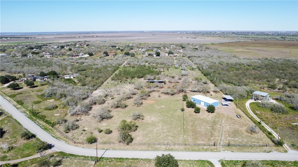 23250 CR 1038, Mathis, TX 78368