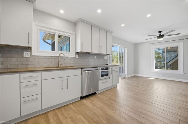 20 B Freeman DR, Poquoson, VA 23662