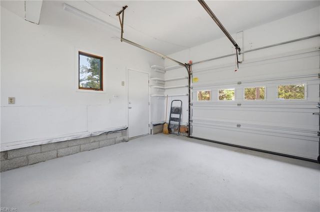 20 B Freeman DR, Poquoson, VA 23662