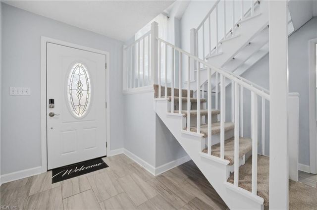 20 B Freeman DR, Poquoson, VA 23662