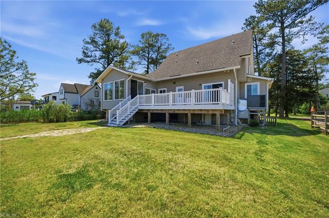 20 B Freeman DR, Poquoson, VA 23662
