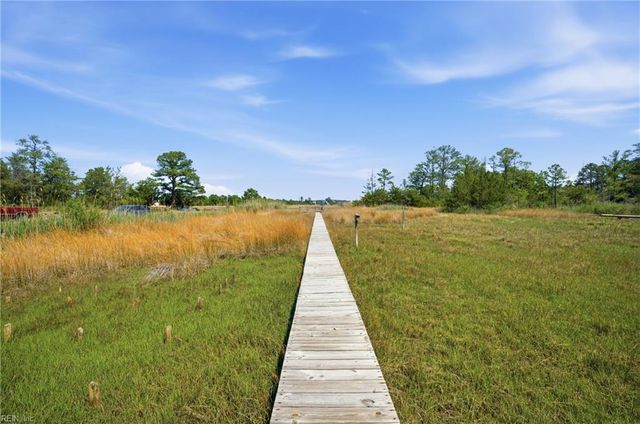 20 B Freeman DR, Poquoson, VA 23662