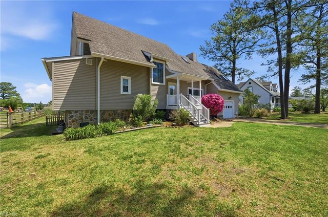 20 B Freeman DR, Poquoson, VA 23662