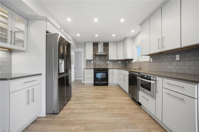 20 B Freeman DR, Poquoson, VA 23662