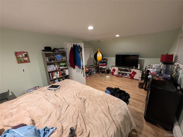 146 Rosemont Avenue, Farmingville, NY 11738