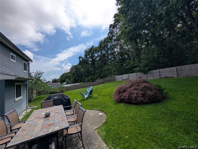 146 Rosemont Avenue, Farmingville, NY 11738