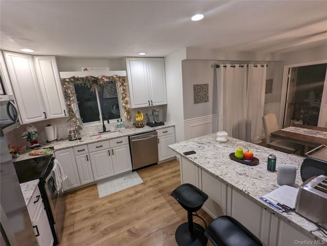 146 Rosemont Avenue, Farmingville, NY 11738