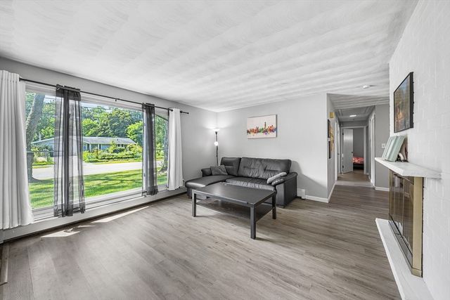 59 Eaton Rd, Framingham, MA 01701