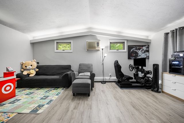59 Eaton Rd, Framingham, MA 01701