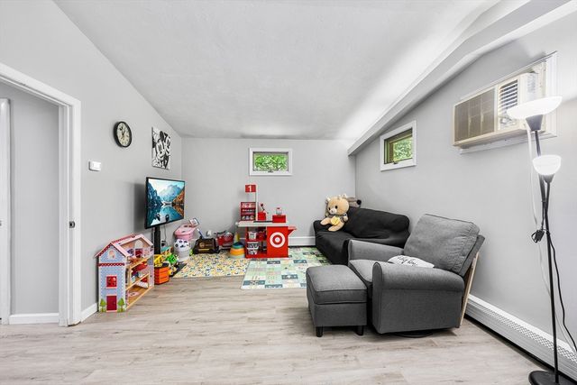 59 Eaton Rd, Framingham, MA 01701