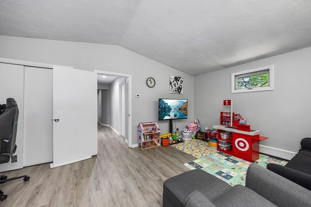 59 Eaton Rd, Framingham, MA 01701