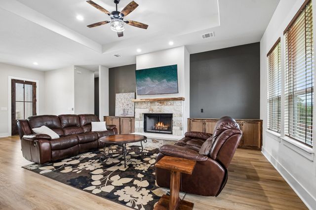 21422 Santa Rosa Ave, Lago Vista, TX 78645