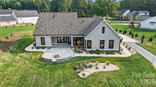 1012 Marthas Meadow Lane, Monroe, NC 28112