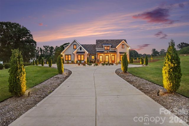 1012 Marthas Meadow Lane, Monroe, NC 28112