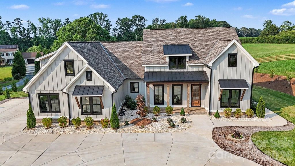 1012 Marthas Meadow Lane, Monroe, NC 28112