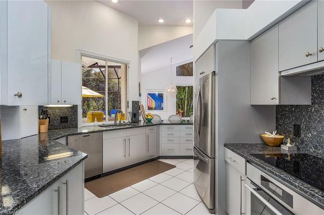 720 Turkey Oak LN, Naples, FL 34108