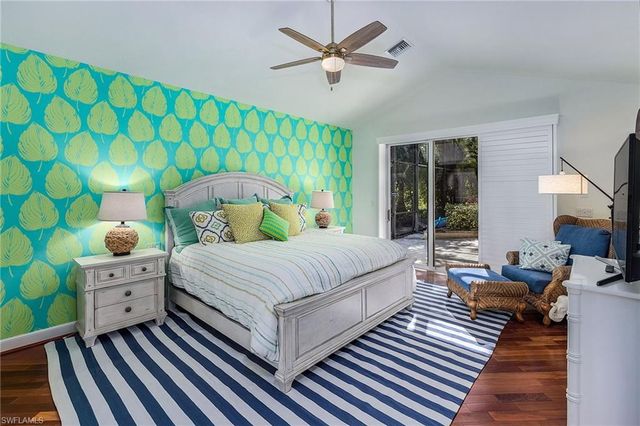 720 Turkey Oak LN, Naples, FL 34108