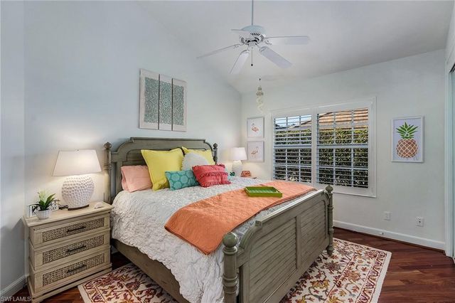 720 Turkey Oak LN, Naples, FL 34108